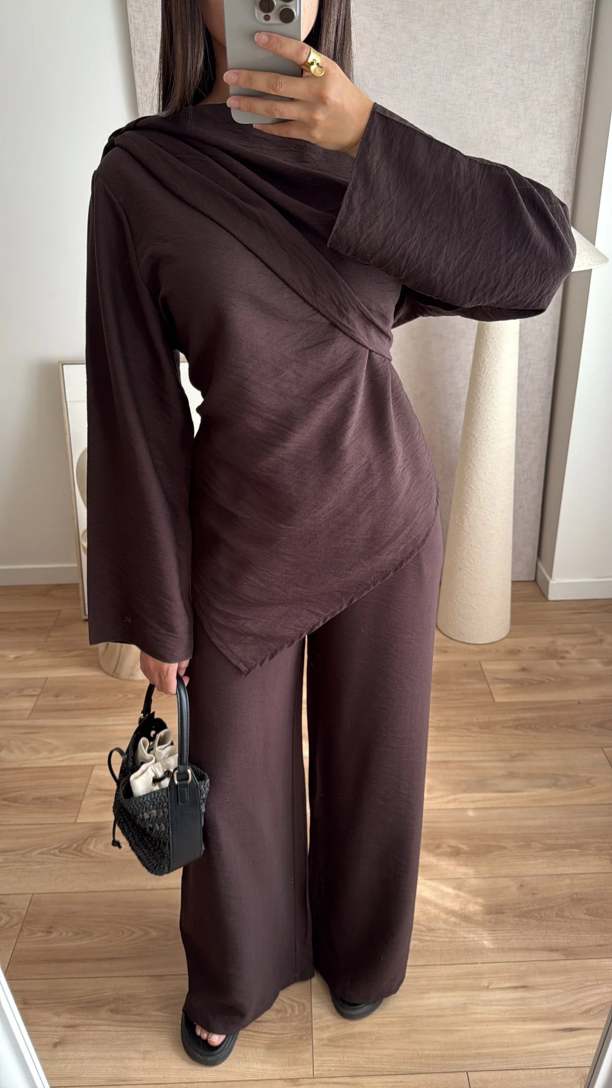 Elara Set in Brown