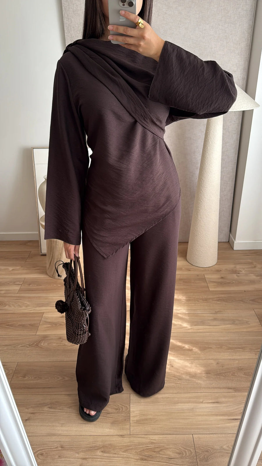 Elara Set in Brown